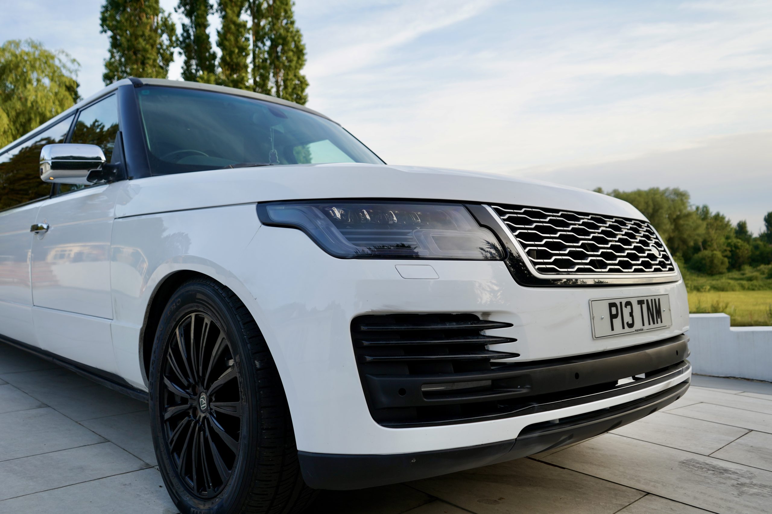 Range Rover Limo Front Right View